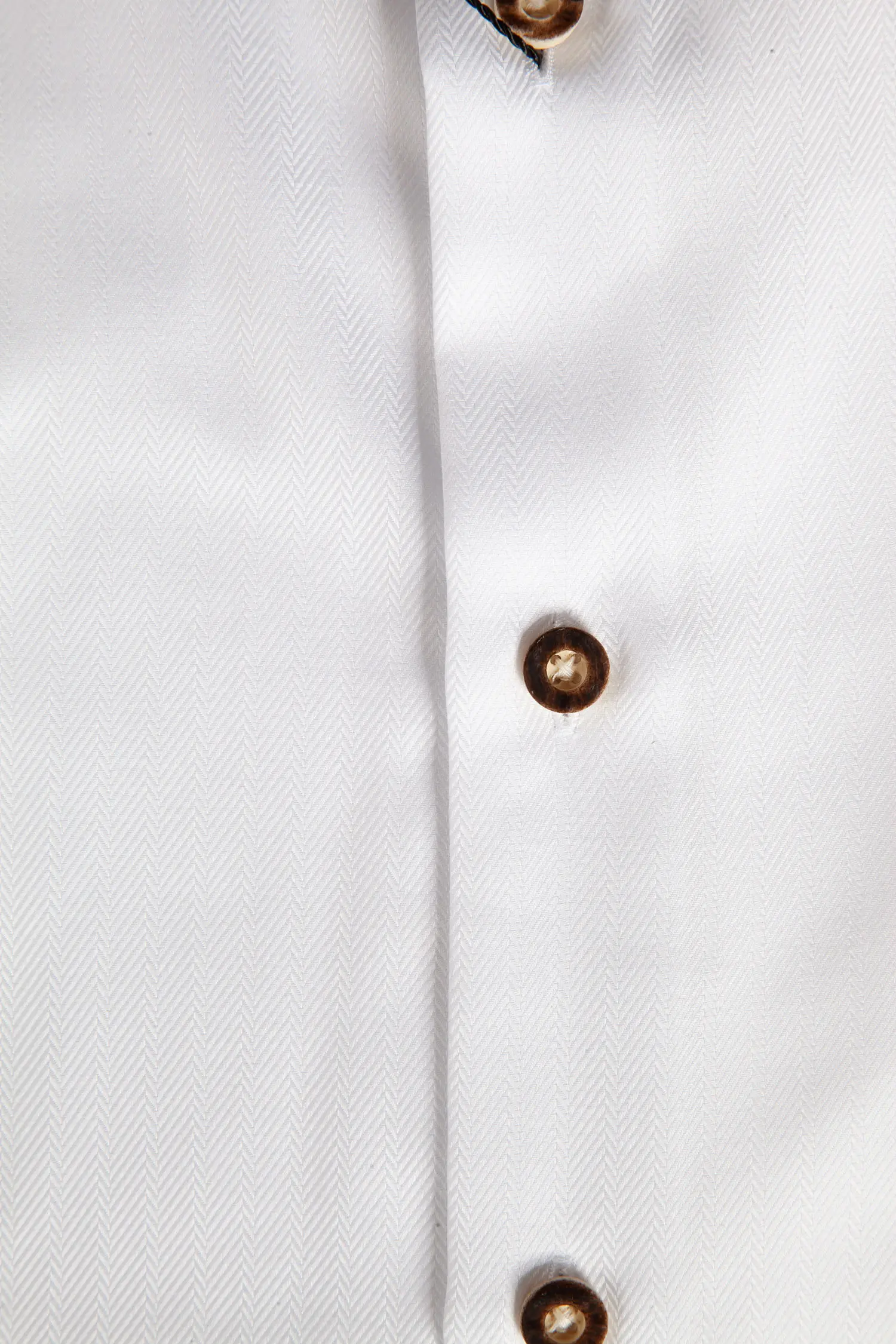 1508-0011-GN323-05-c6899c Trachtenhemd Mondsee in weiß - Detail Knöpfe