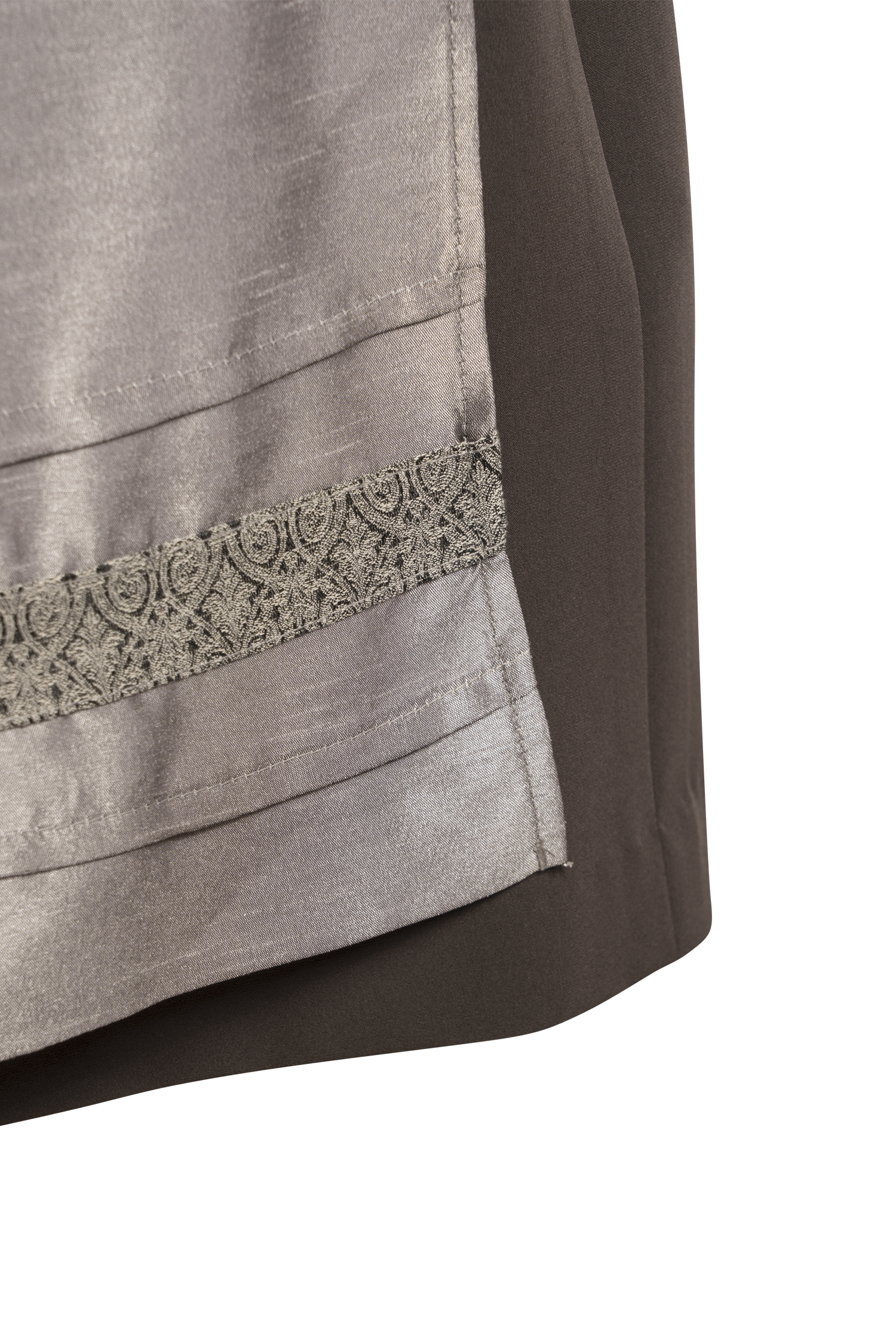 3043-0168-gr5-24-04-1804820 Dirndl Debora in Grau Detail Rock