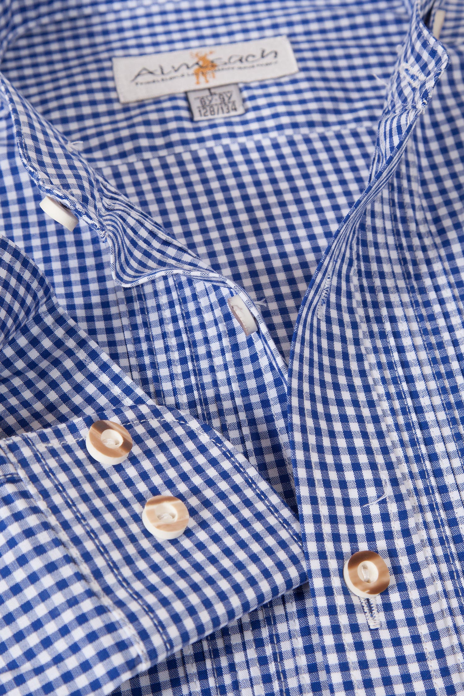 kinder-trachtenhemd-blau-kariert-4723-1083-bl5-19-04d-8520-b Kinder Trachtenhemd in blau kariert mit Stehkragen Detail
