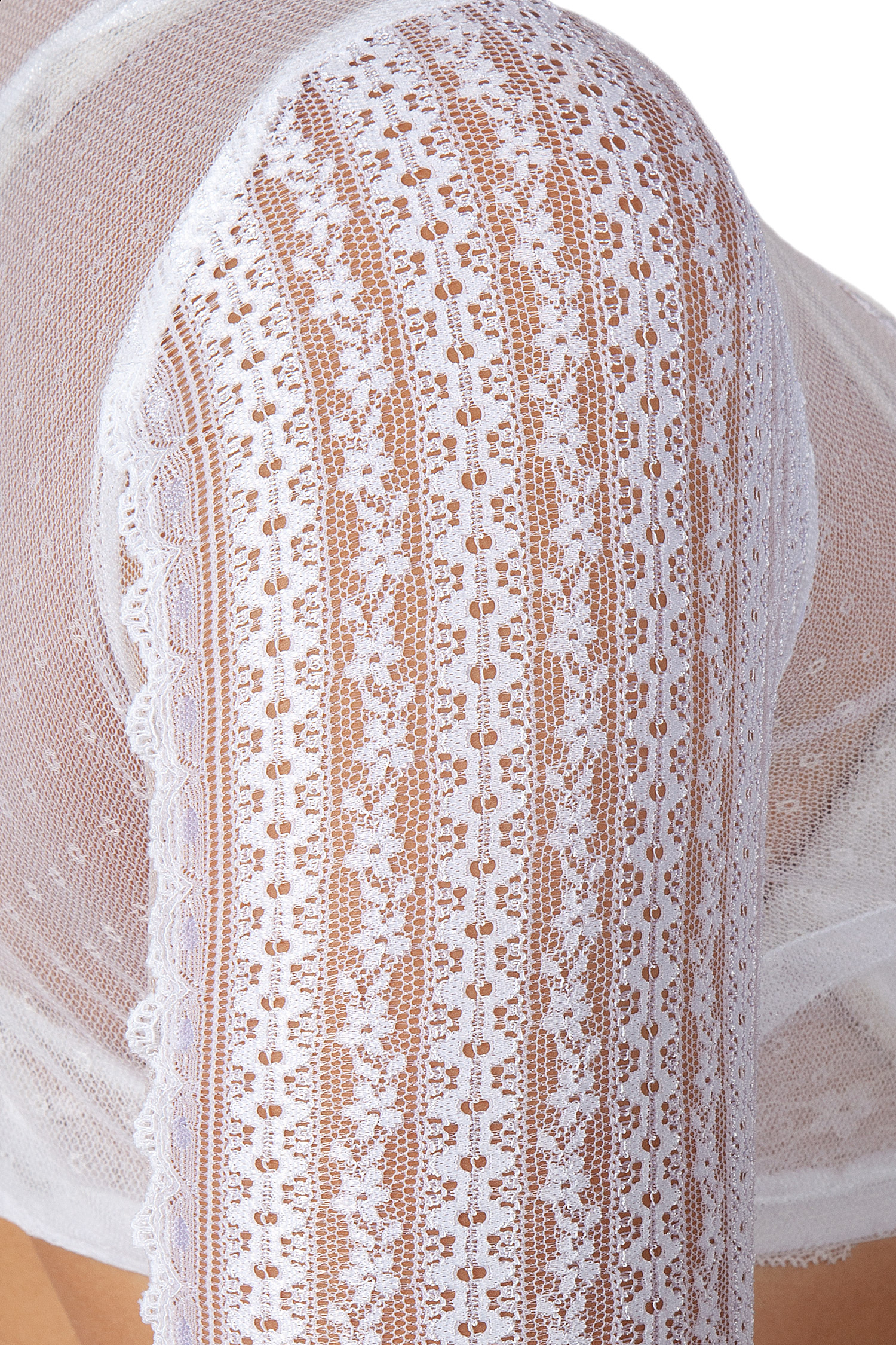 2573-0009-ws2-22-06g-0892 Dirndlbluse Evina-Nova in weiß mit Spitze - Detail Ärmel