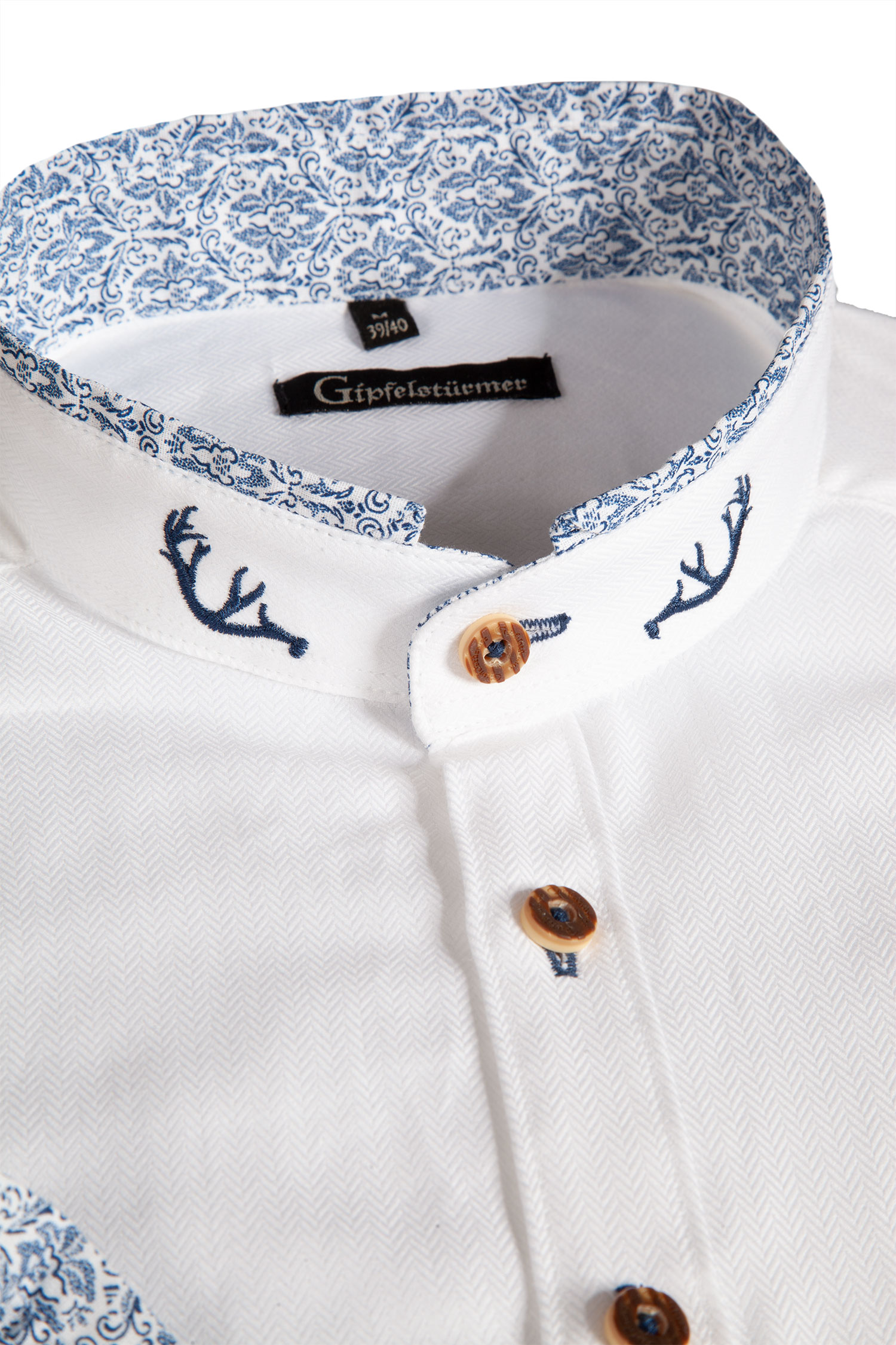 1506-0026-BL323-05-c6856d Trachtenhemd in weiß mit blauen Details - Detail Kragen