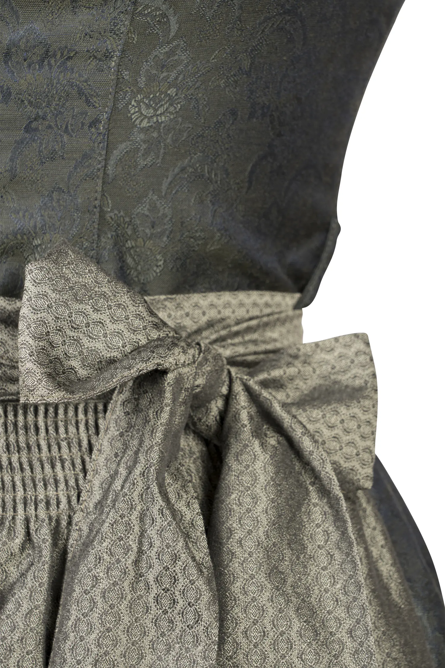 3097-1819-gn9-24-08-2205418 Dirndl Ebrach in Tannenfarben Detail Mieder