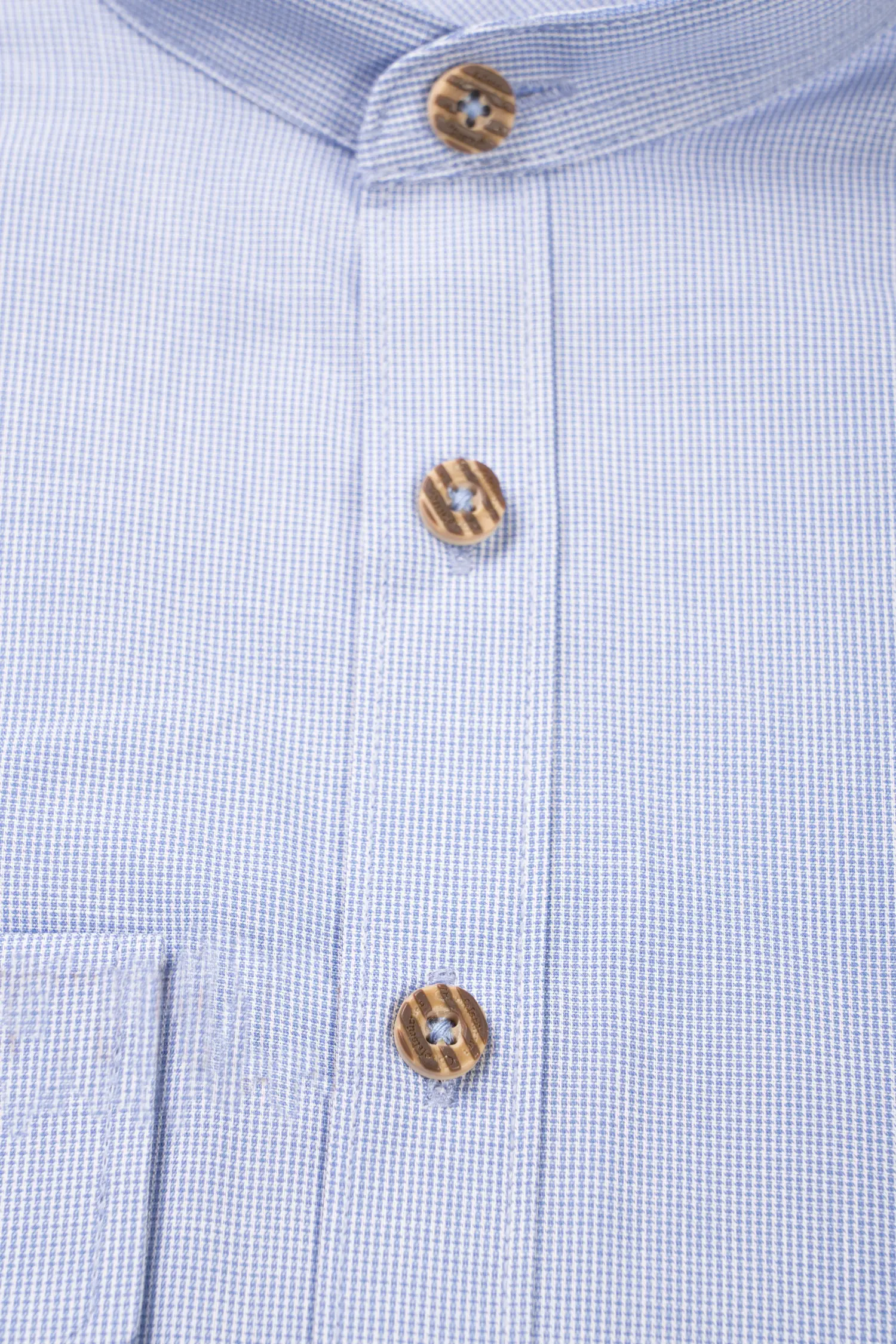 Gipfelstürmer Trachtenhemd mittelblau - Detail Knöpfe