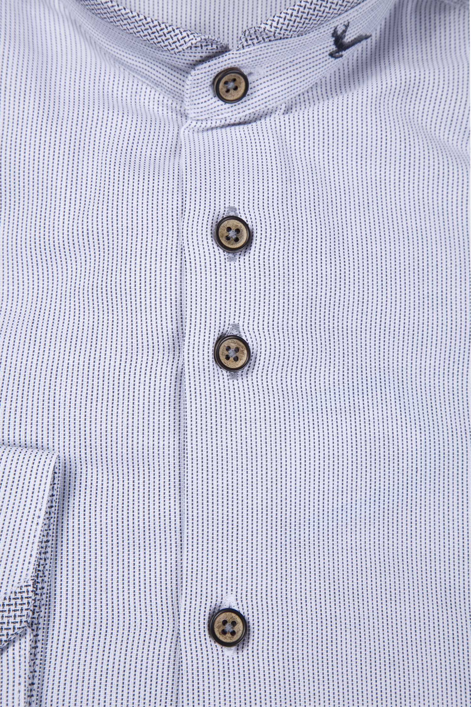 1509-0027-gr5-23-11-300019 Trachtenhemd weiß / grau - Detail Knöpfe