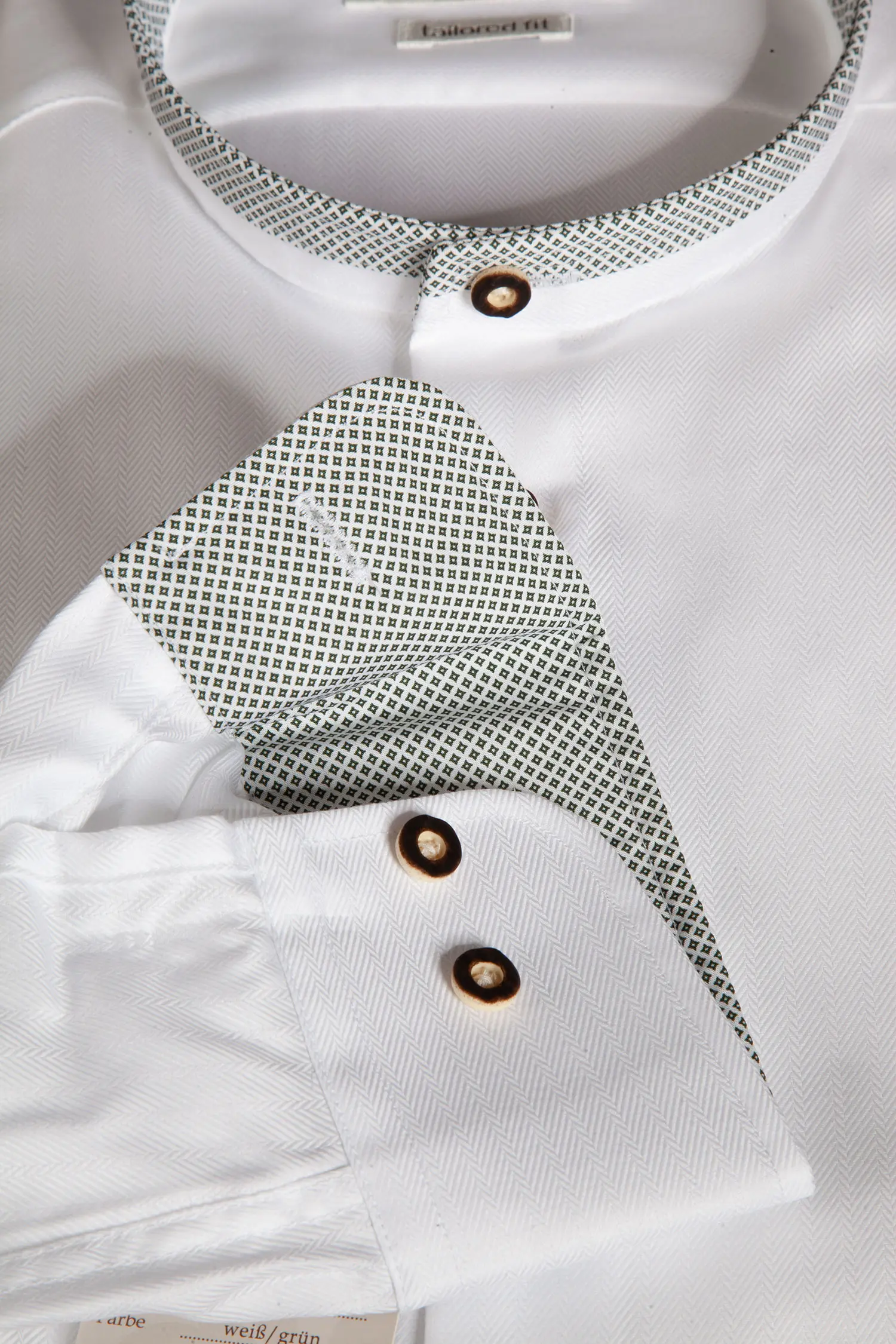 1508-0011-GN323-05-c6900b Trachtenhemd Mondsee in weiß