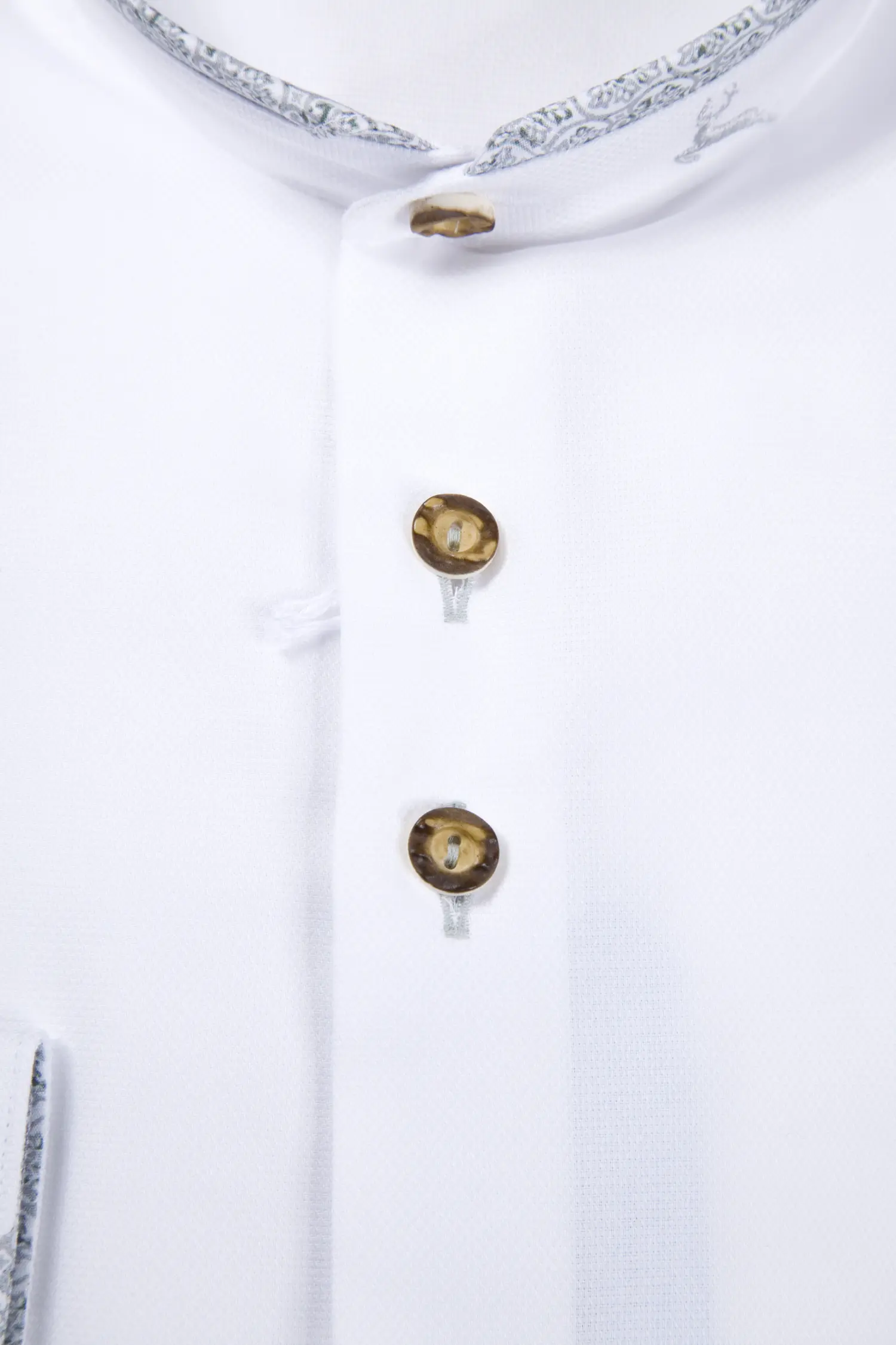 1506-0029-gn2-23-11-300004 Oxford Trachtenhemd weiß / grün / grau - Detail Knöpfe