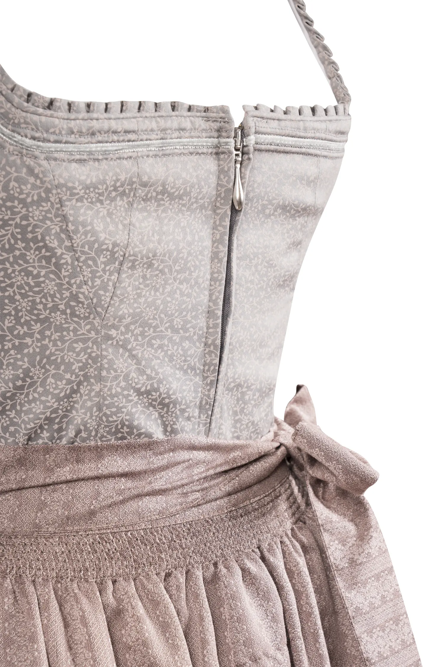 3041-1543-gr4-23-08-10-01671 Dirndl Belinda mit bezaubernder Schürze - Detail Mieder