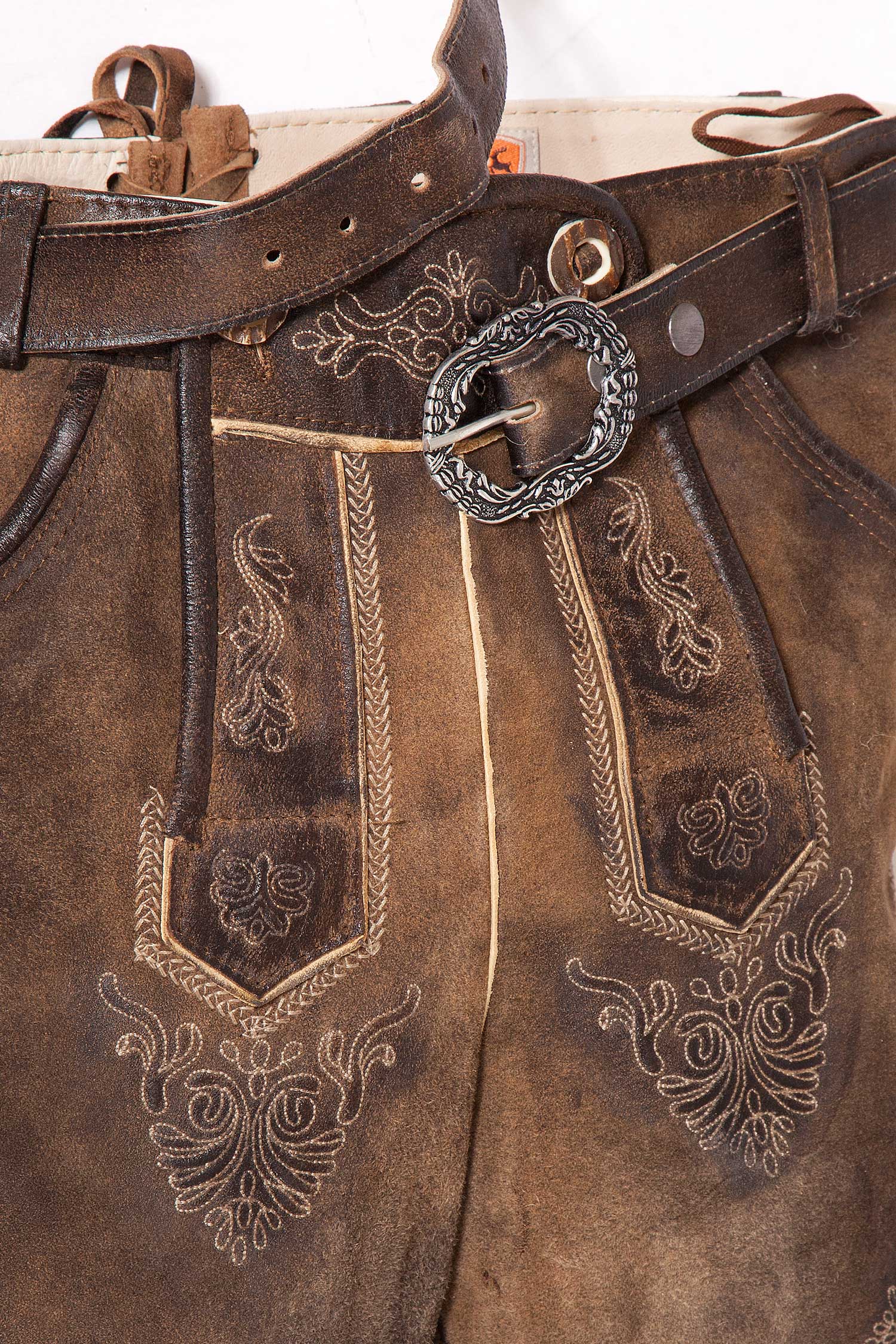 kinder-lederhose-ammersee-braun-4710-1012-ba6-18-02k-0468-b Kurze Lederhose für Kinder in braun antik Latz