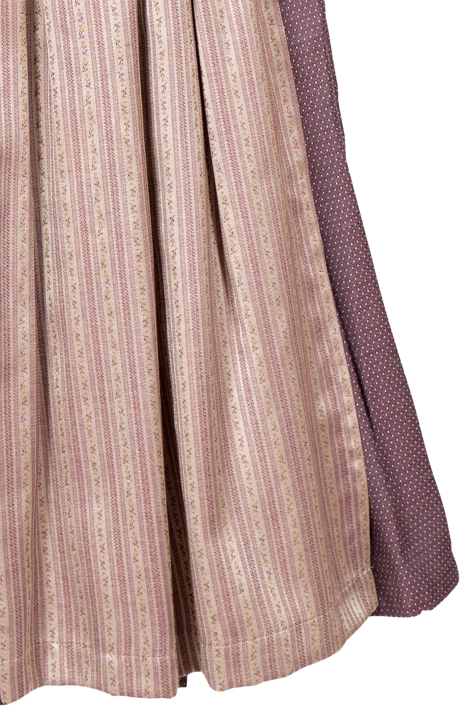 midi-dirndl-bordeaux-hochgeschlossen-3098-0184-rt8-19-08c-4992-d Midi Dirndl hochgeschlossen in bordeaux Detail