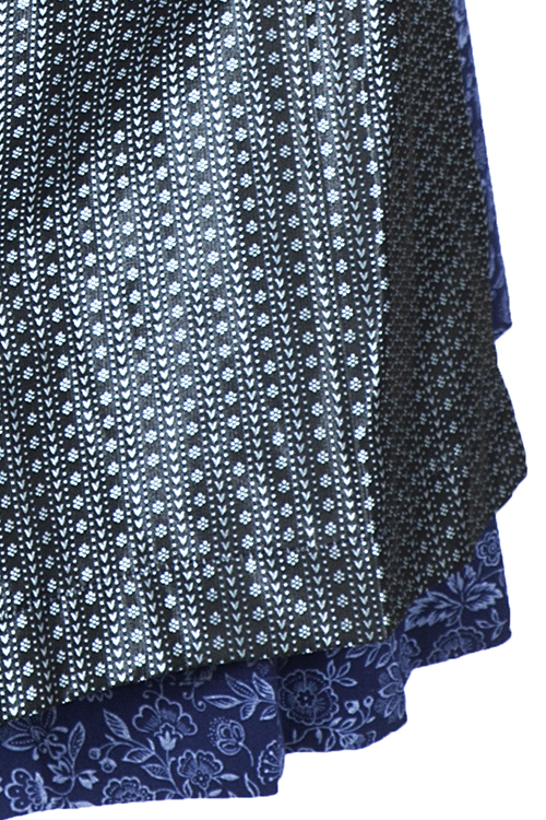 designer-dirndl-nele-cocovero-trachten-nachtblau-3099-0151-bl8-17-08b-2312-d Designer Dirndl Nele in dunkeblau von CoCoVero Trachten Detail