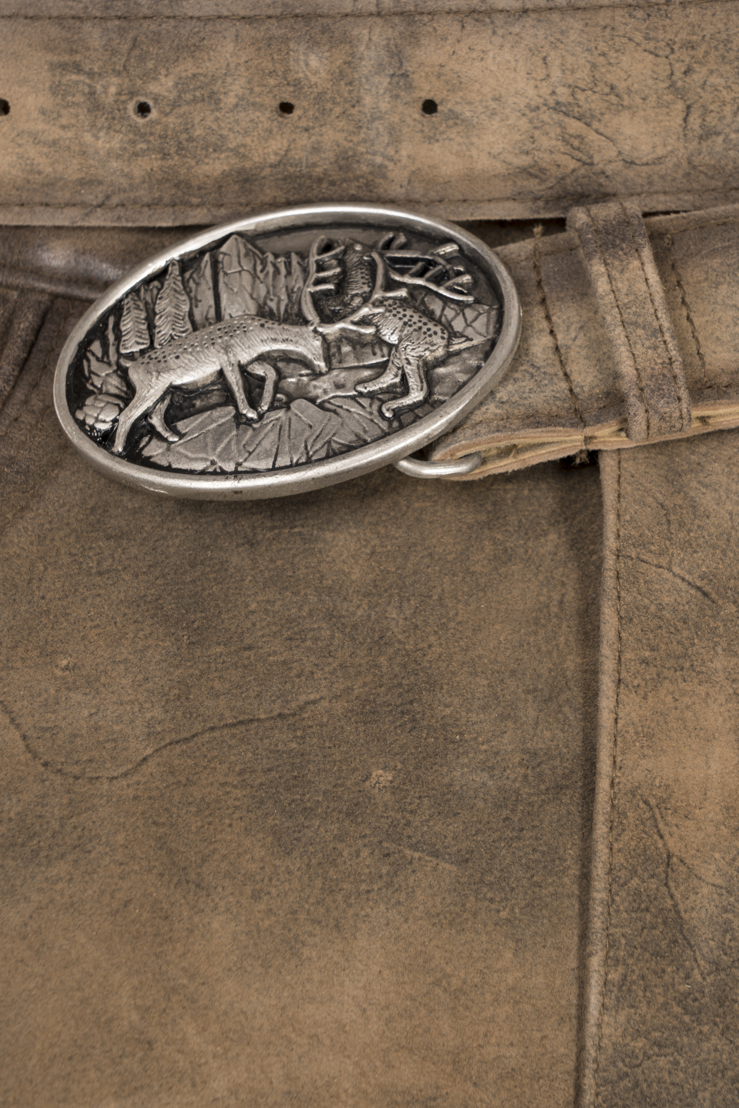 1617-0013-3na-24-04-1204670 Lederhose Kiefer in Braun Detail Latz
