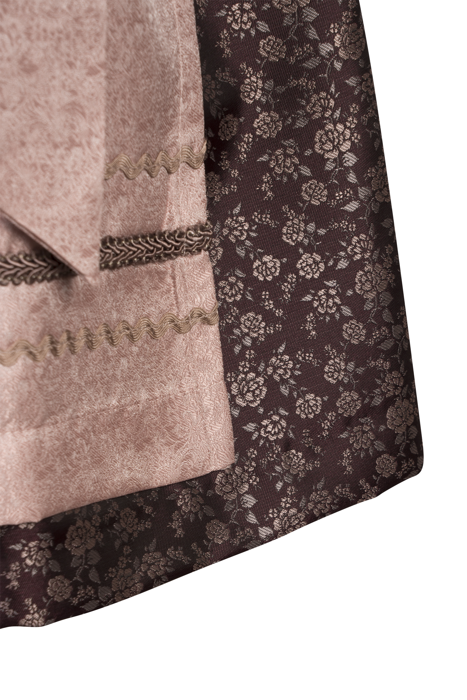 3086-1343-rt8-24-02-2204441 Dirndl Daniela in Weinrot und Rosa Schürze Detail Rock